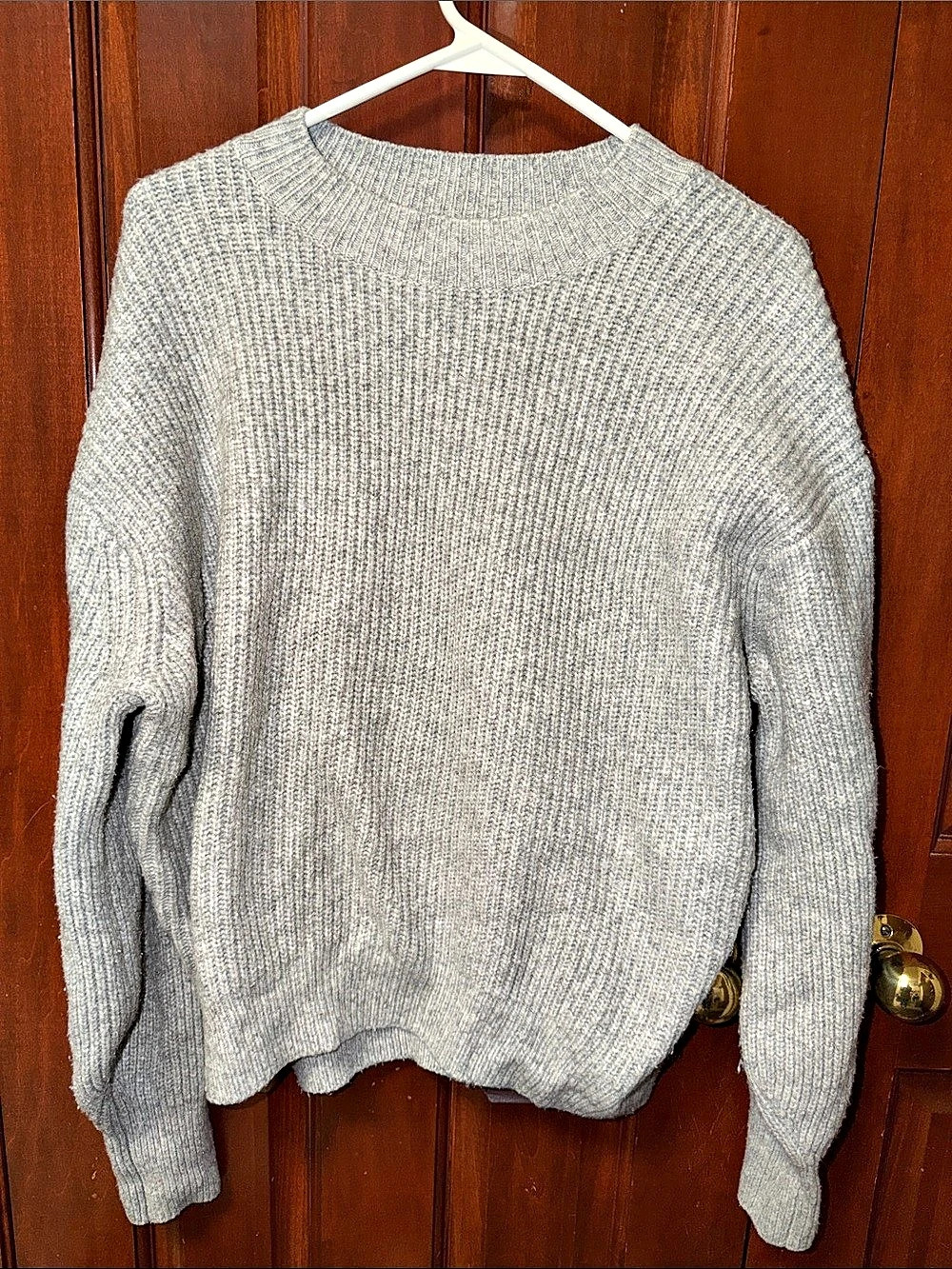 H & M Gray Crew Neck Sweater Like New